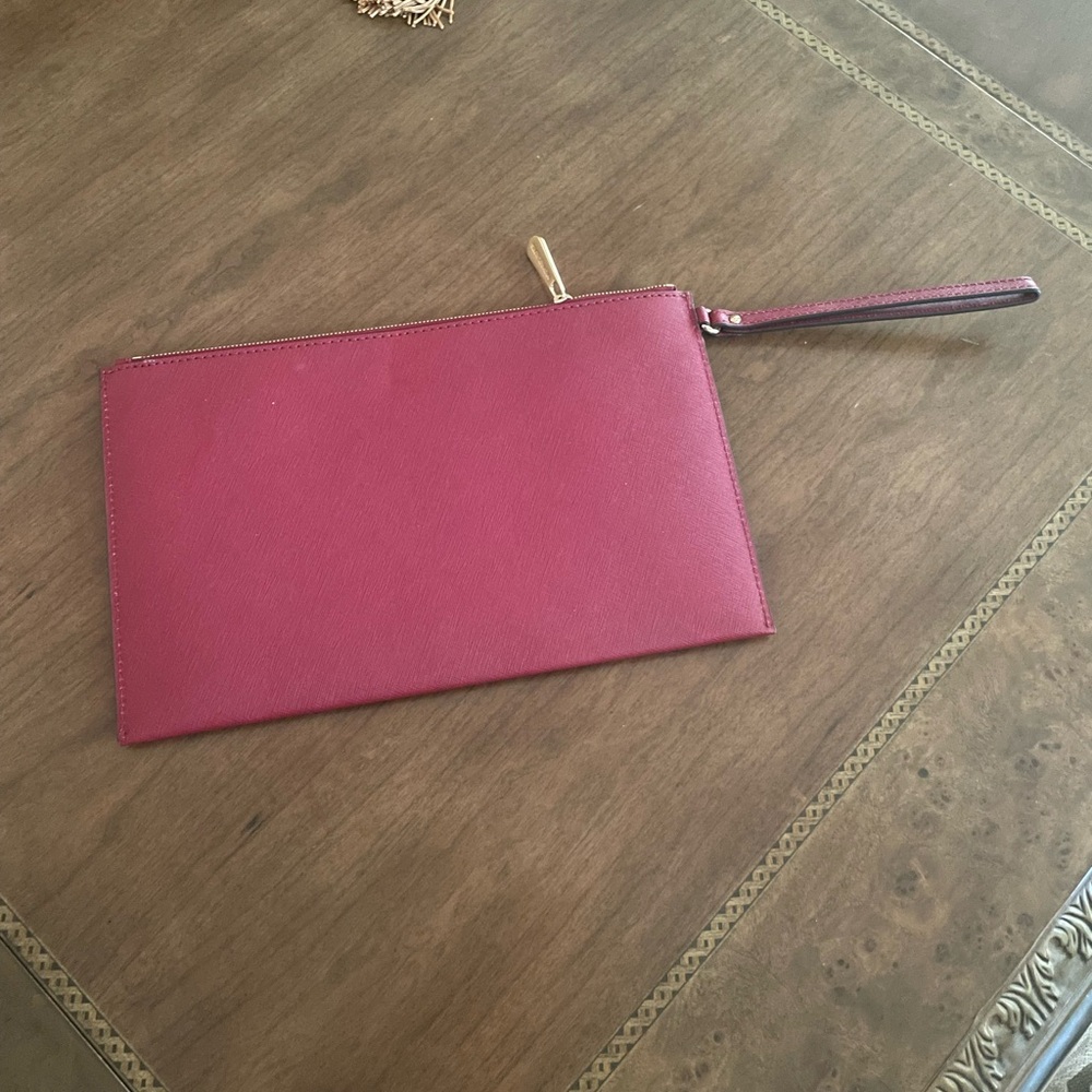 Michael Kors Burgundy Leather Wristlet with Travel Motifs.NEW without tags - Picture 2 of 7
